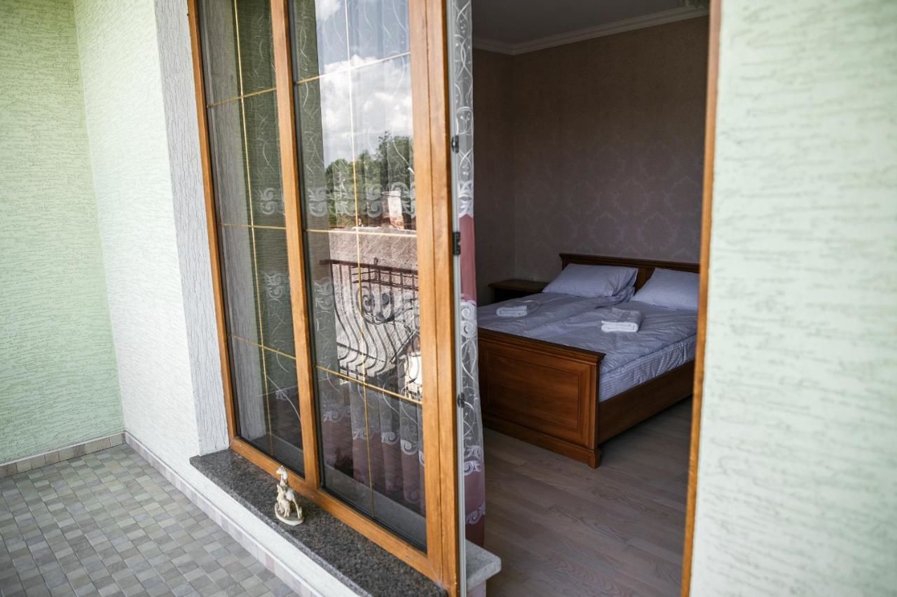 Хостелы Sweet Home Hostel / Guest House Черновцы-40