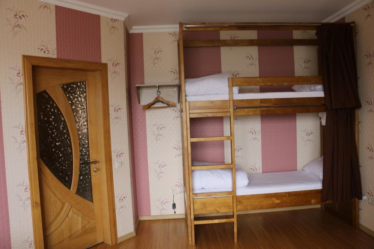 Хостелы Sweet Home Hostel / Guest House Черновцы-10