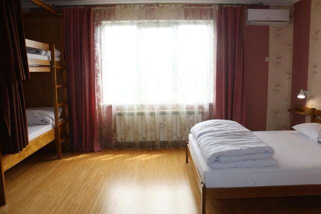 Хостелы Sweet Home Hostel / Guest House Черновцы-12