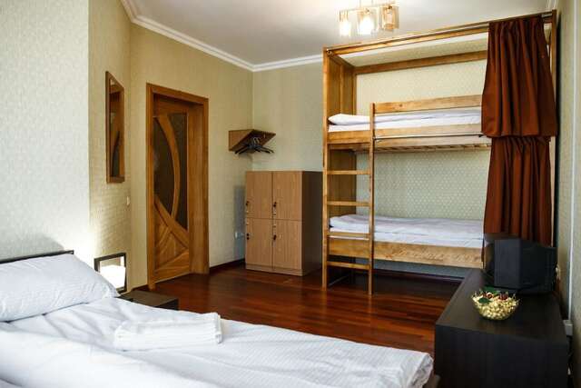 Хостелы Sweet Home Hostel / Guest House Черновцы-21