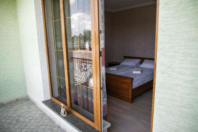 Хостелы Sweet Home Hostel / Guest House Черновцы-39