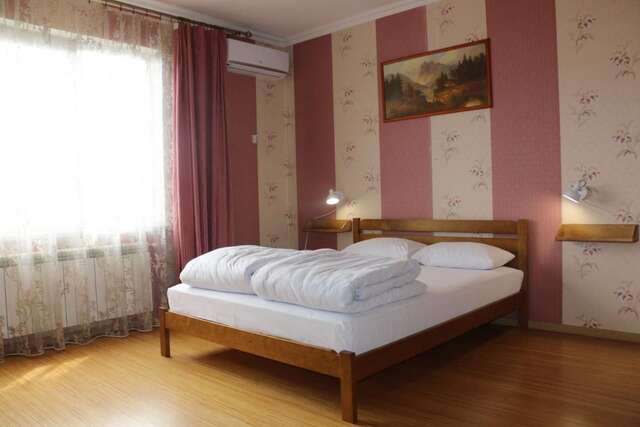 Хостелы Sweet Home Hostel / Guest House Черновцы-11